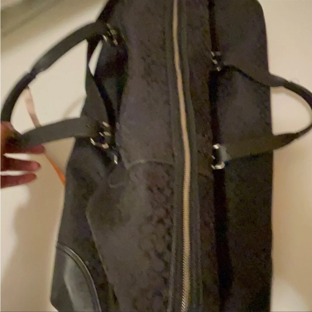 Authentic coach large travel luggage good conditions_7